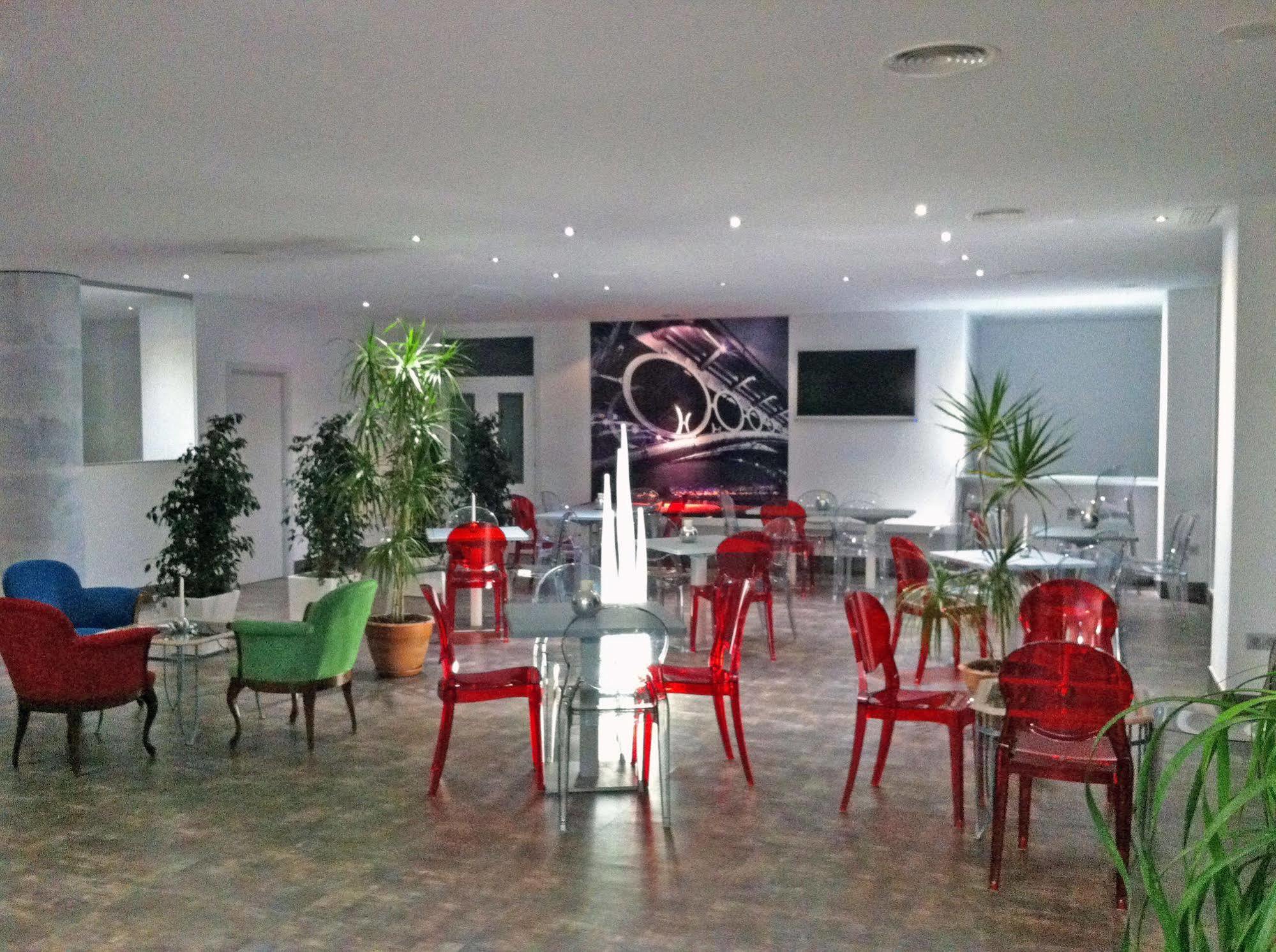 Aacr Hotel Monteolivos Sevilla Exterior foto